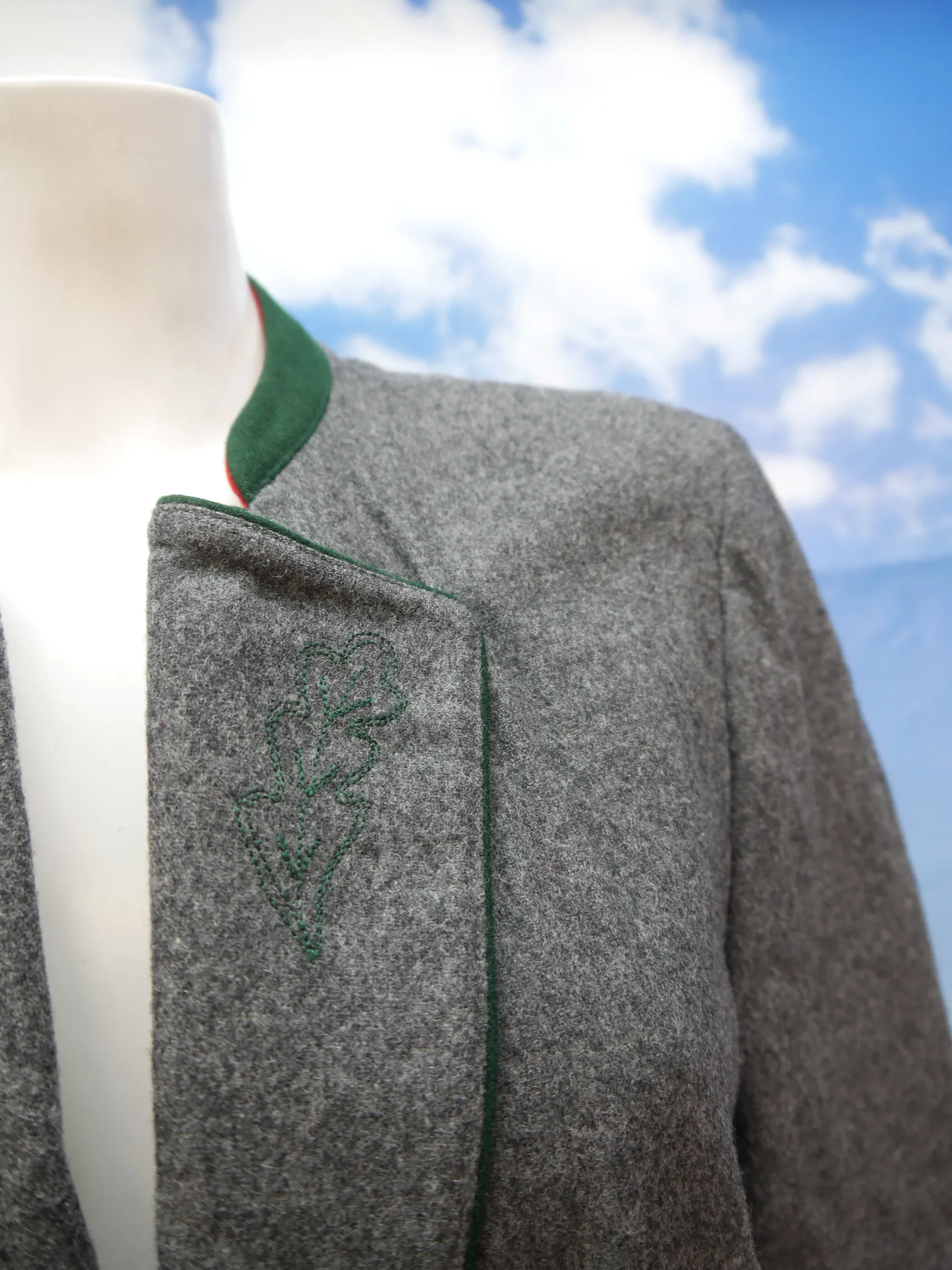 Bavaria Loden graufarben klasse Janker mit Stickerei Trachtenjacke Jacke Gr.36