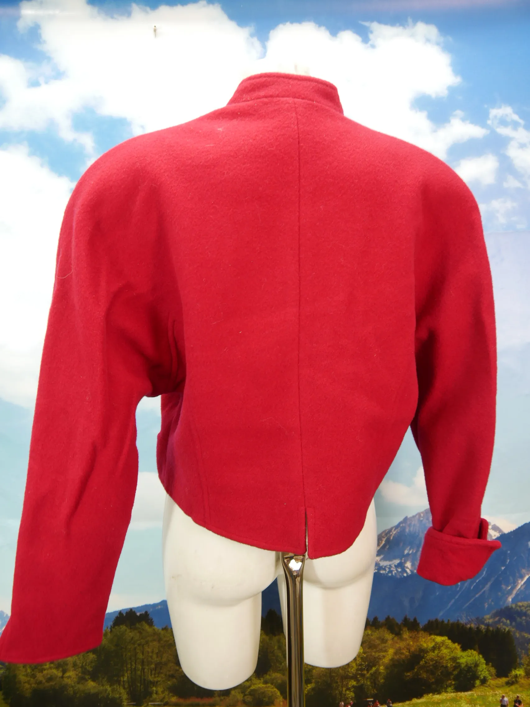 Herrlich rot mit Wienernaht und Fledermausärmel kurze Trachtenjacke Jacke Gr.42