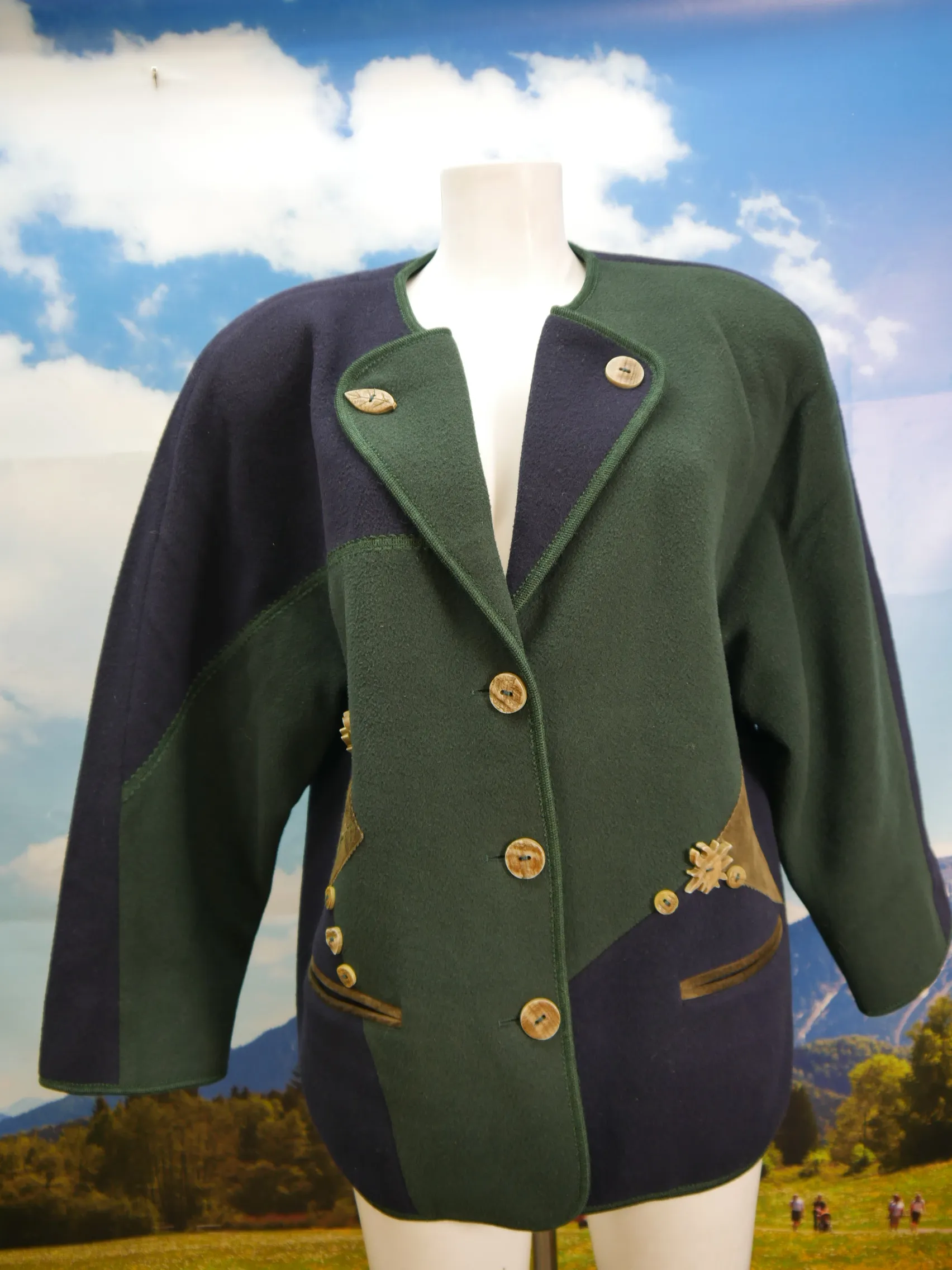 Salzburg by h.moser neuwertig Walker mit Stickerei Trachtenjacke Jacke Gr.40