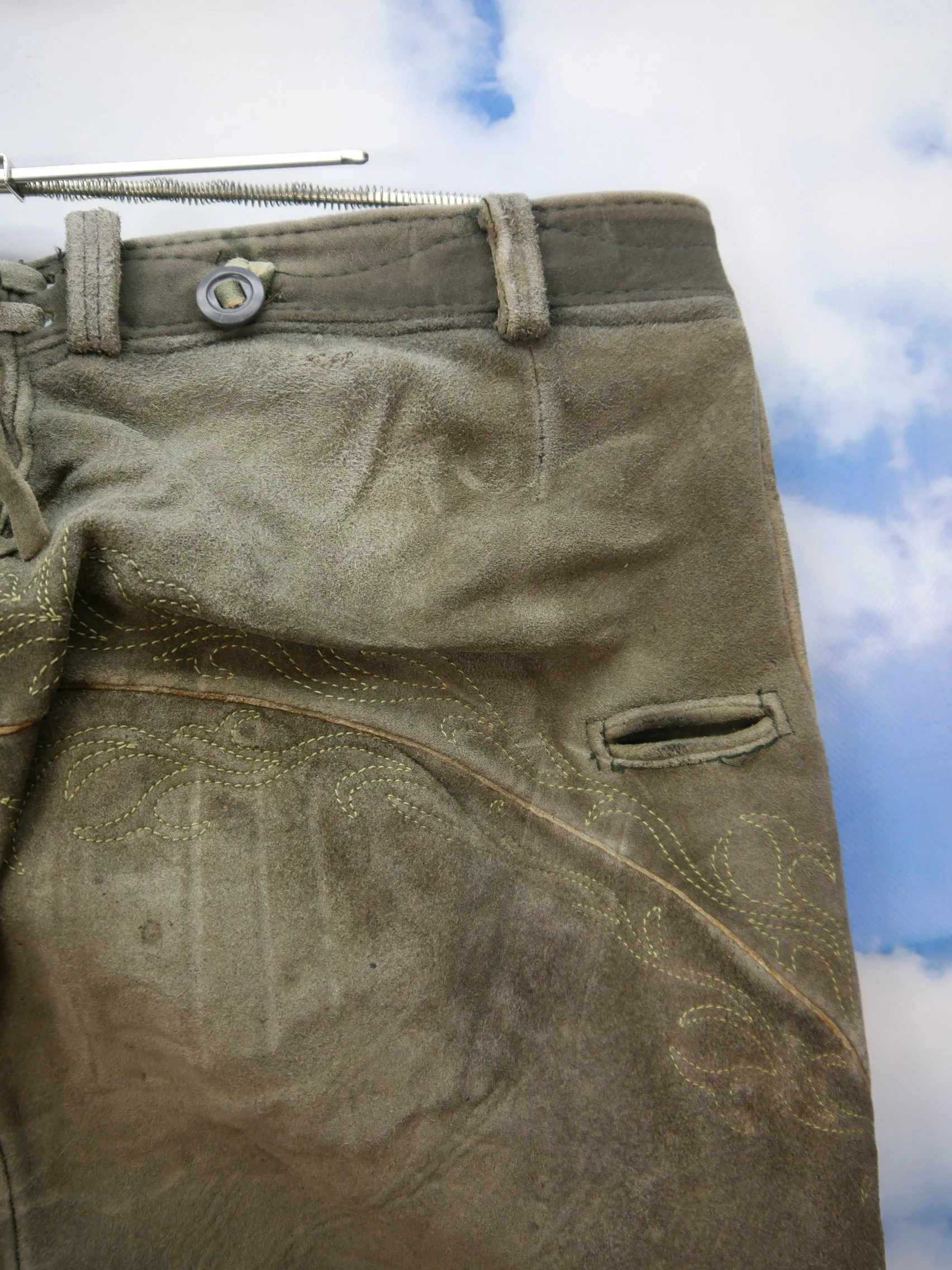 Stickerei Lederhose von Säckler in Handarbeit klasse verspeckt Vintage Gr.48