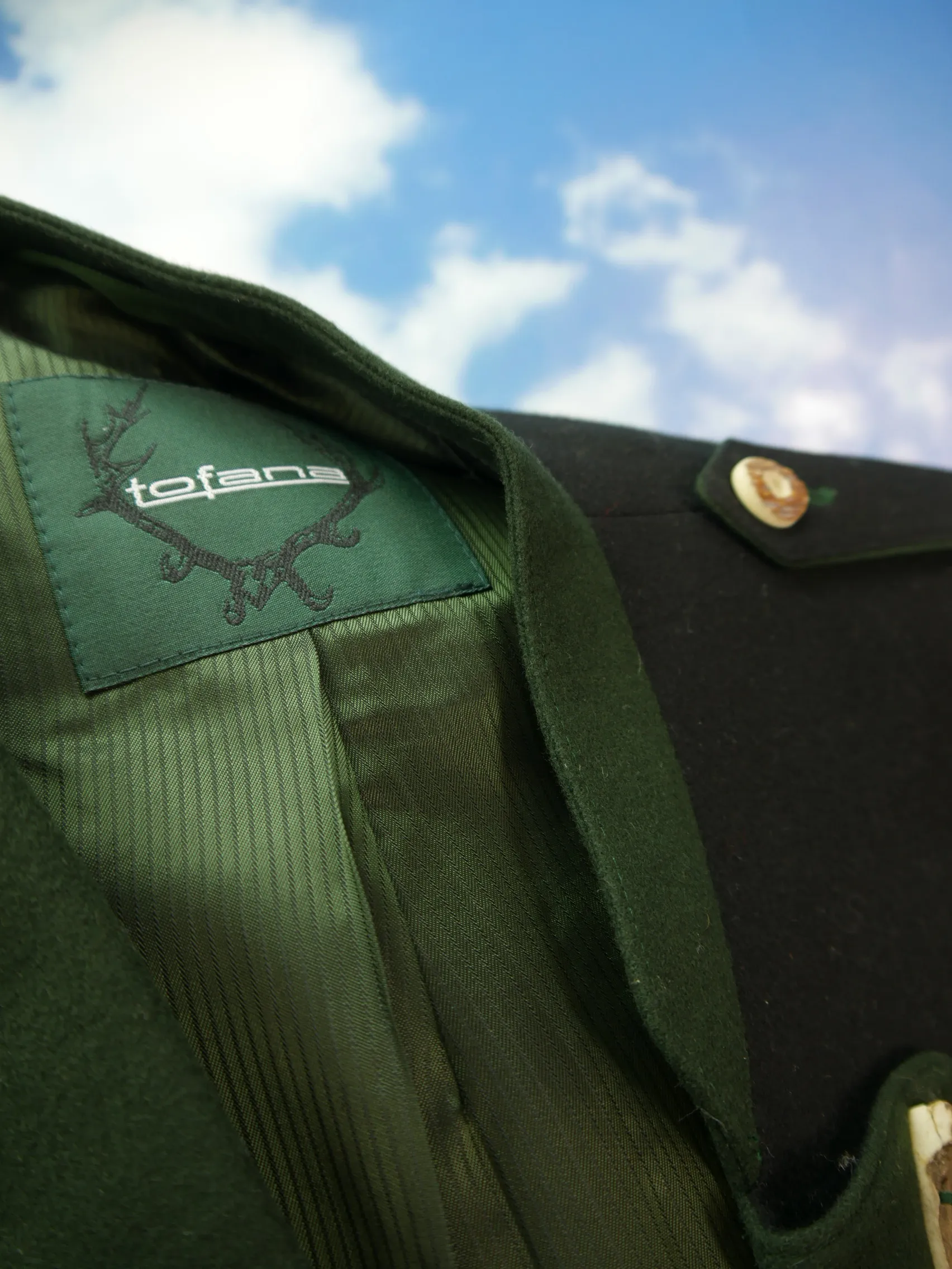 Tofana neuwertig schwarze Joppe mit Schulterriegel Trachtenjacke Jacke Gr.25/50