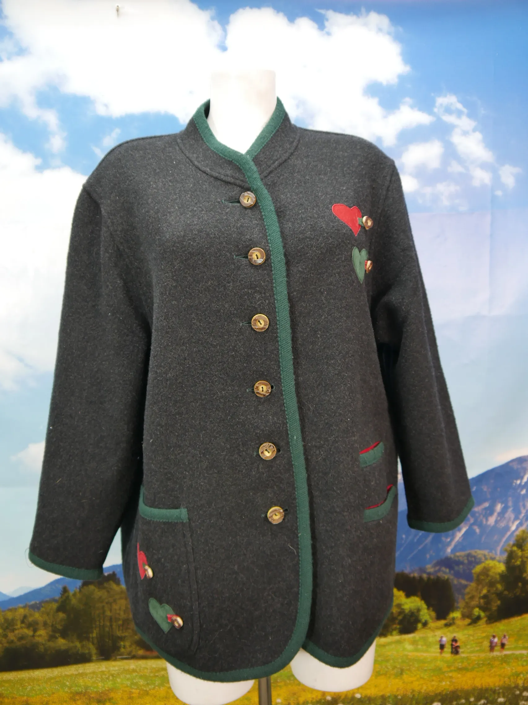 Ursl Trachten schwarz Schurwolle mit Applikation süße Trachtenjacke Jacke Gr.46
