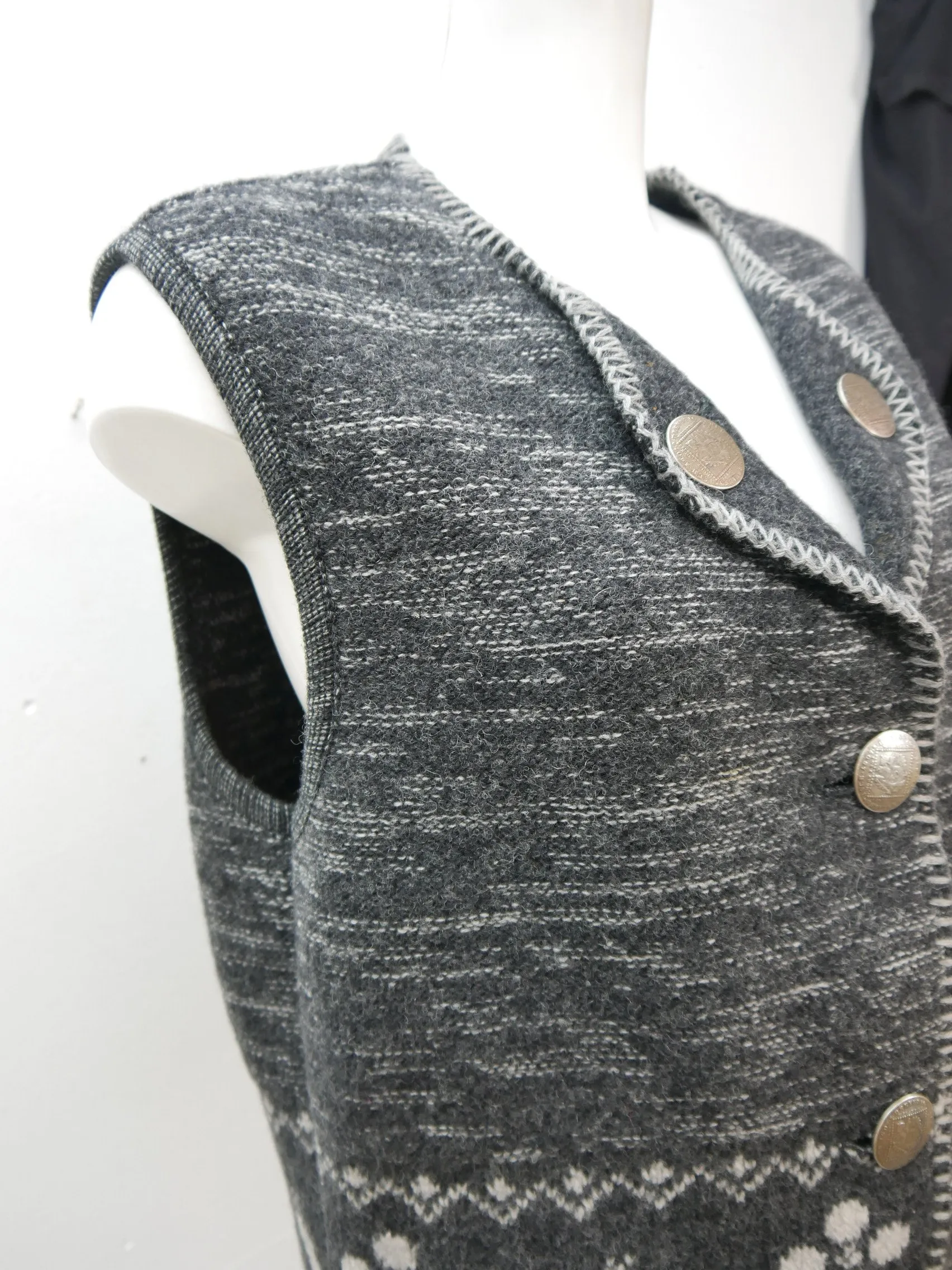 Wesenjak grau mit Münzknöpfen sagenhafte Weste Weste Strickweste Gr.42